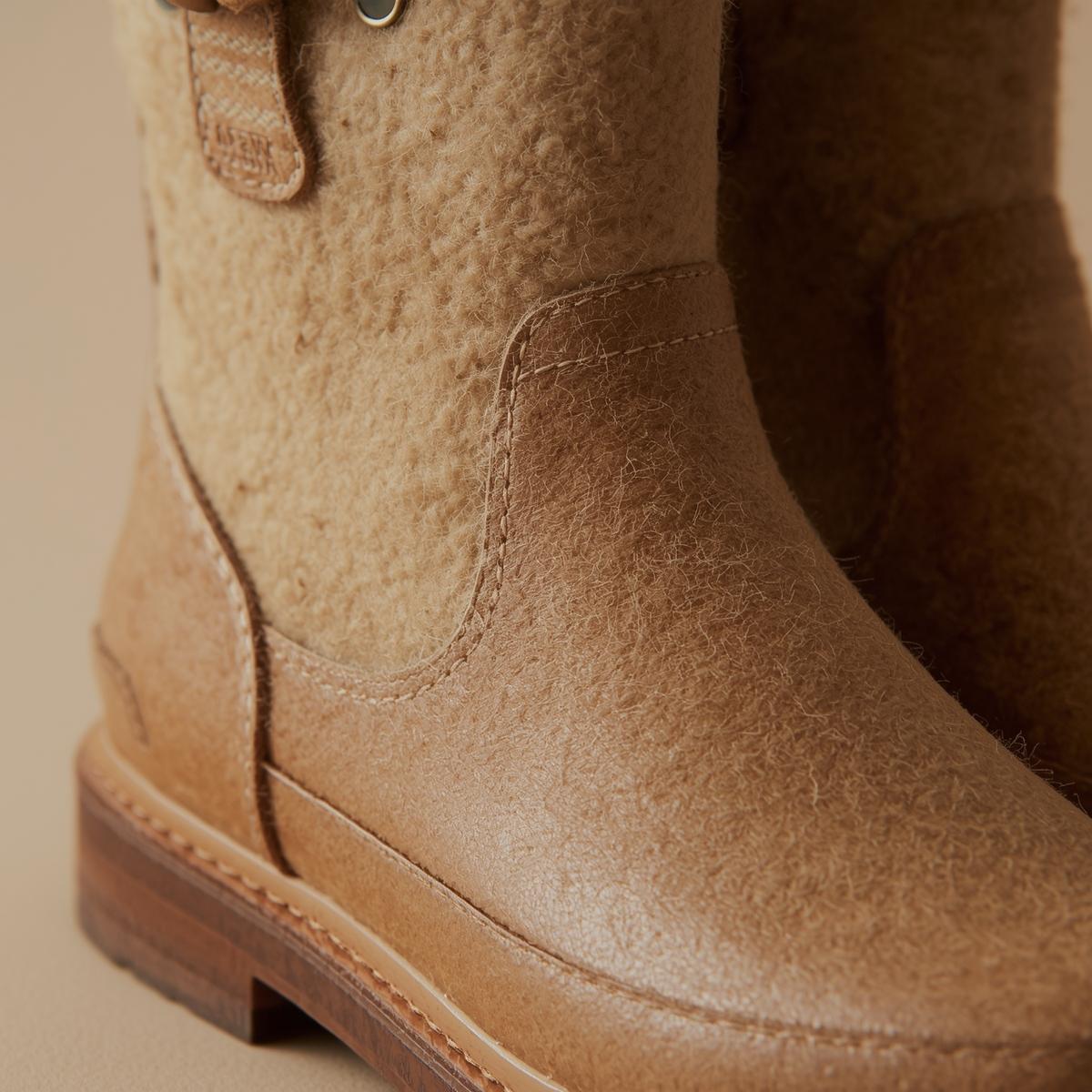 Wellington Wool Capsule